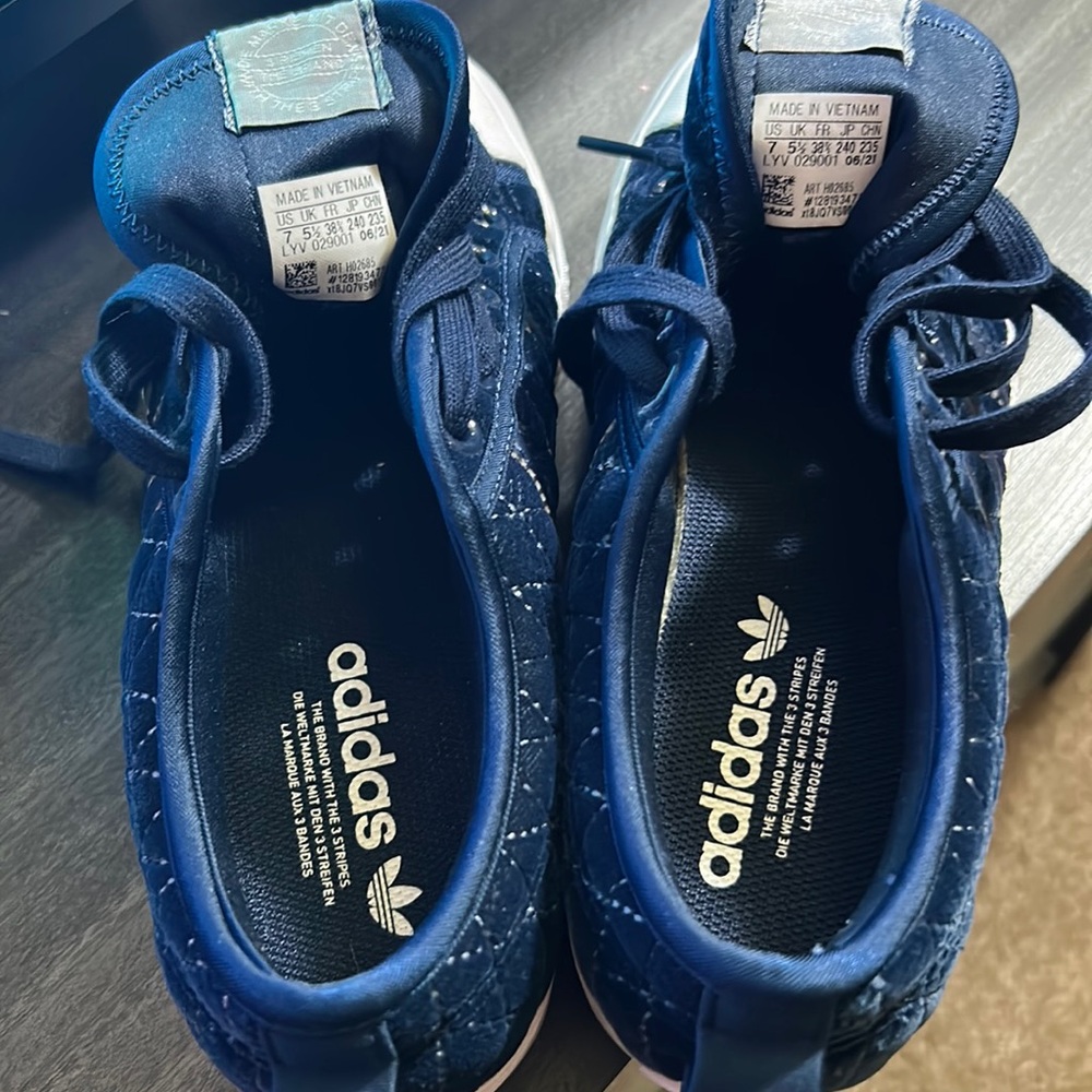 ADIDAS women’s platform sneakers.  Size 7 navy and white